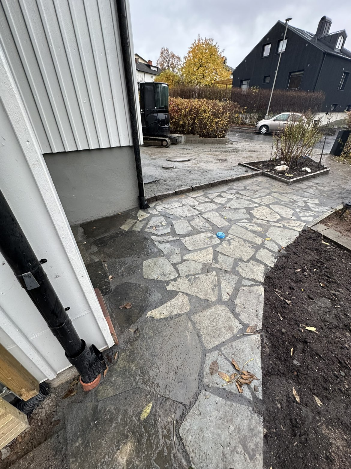 Plattsatt uteplats